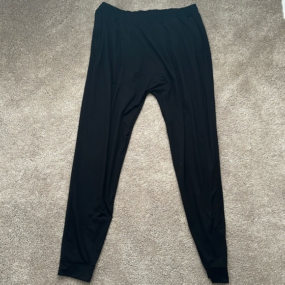 Alo Yoga Conquer Pant - Picture 3 of 8